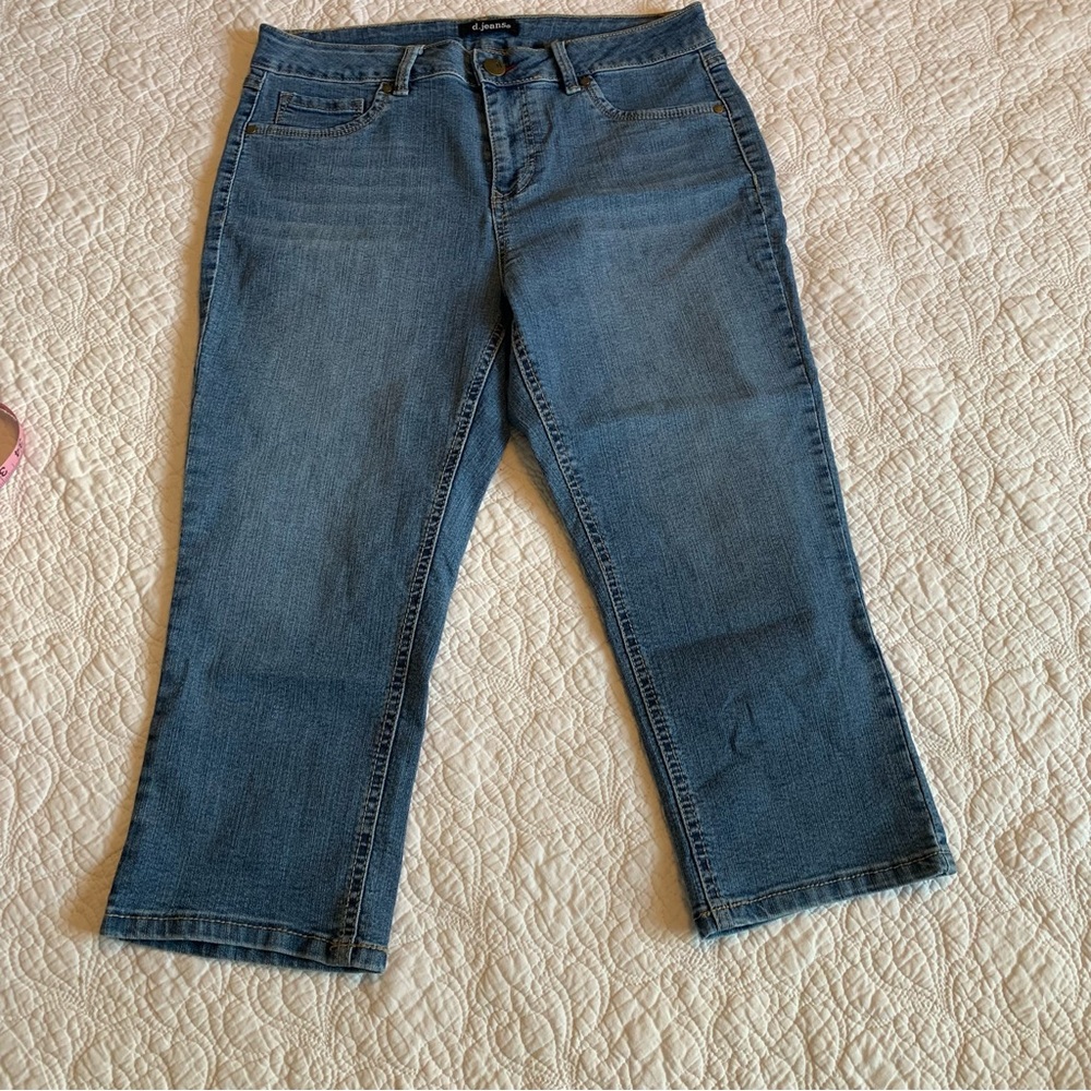 D Jeans faded denim , high rise ,  cropped jean  capris